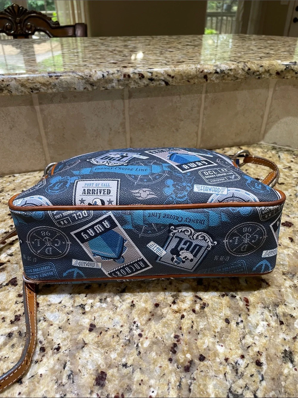 🌺DOONEY & BOURKE X DISNEY Navy and Tan Crossbody Purse